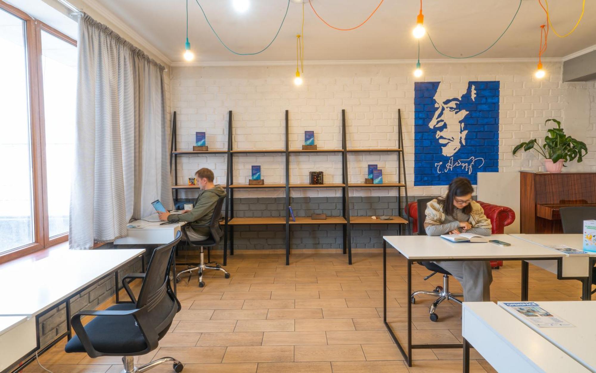 Ololofreelander Hostel&Coworking Bishkek Exterior photo